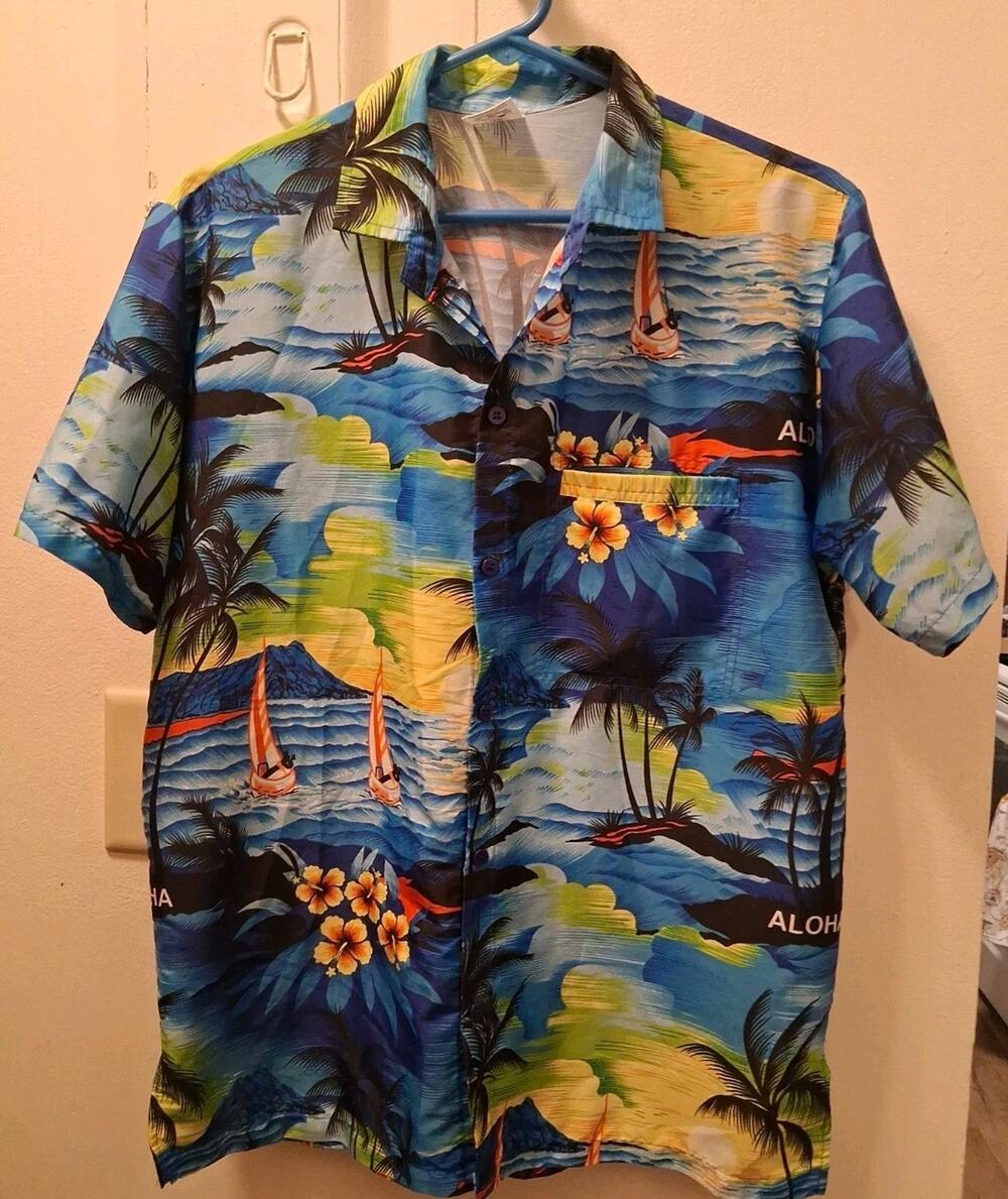 La Leela Blue Hawiian Shirt Size S button up
